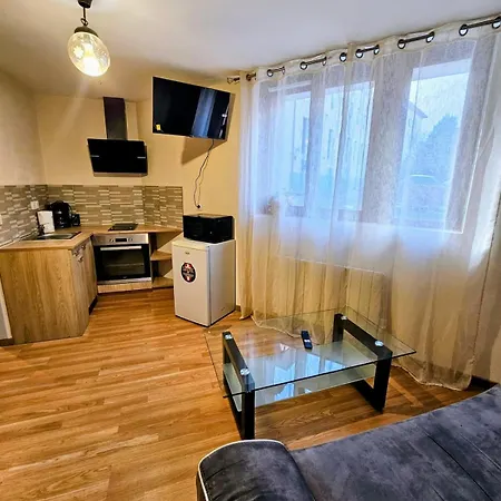 Charming Between And Mountains Apartament *