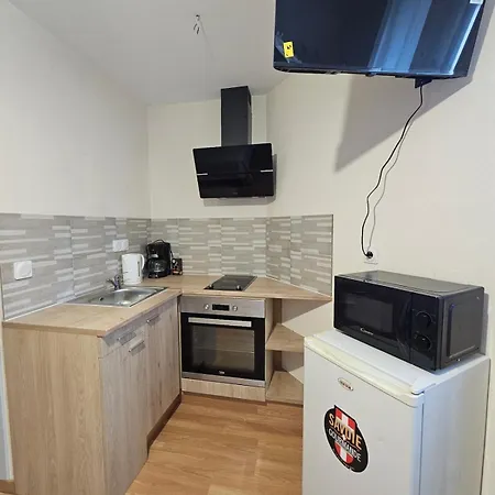 Apartament Charming Between And Mountains